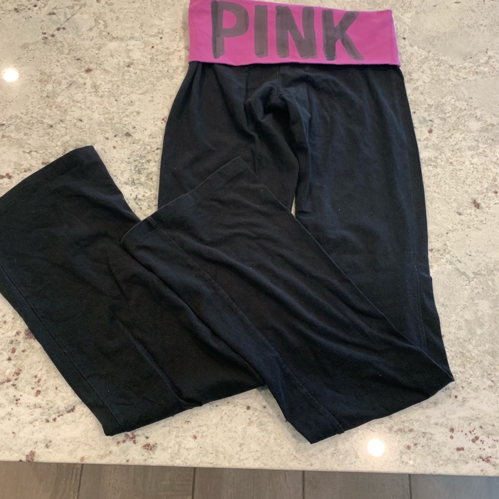 Vs pink yoga pants.